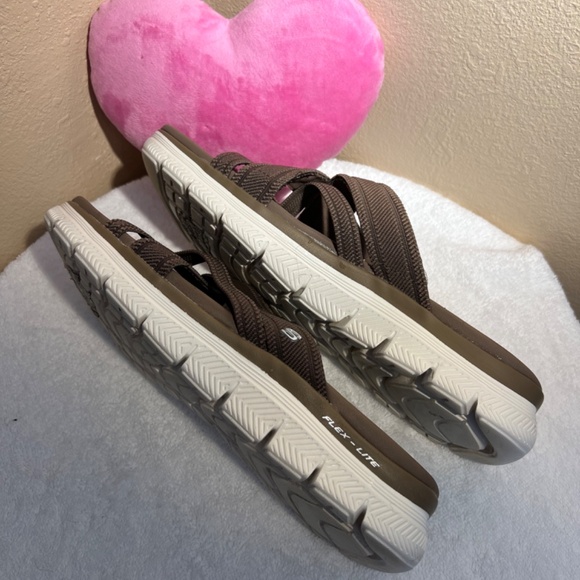 Skechers Dark Tan Sandals Slides Flip Flops - Picture 3 of 5
